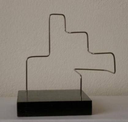 Escultura "Descrición lineal no espacio XXIV"
