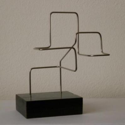 Escultura "Descricin lineal no espacio XXIII"