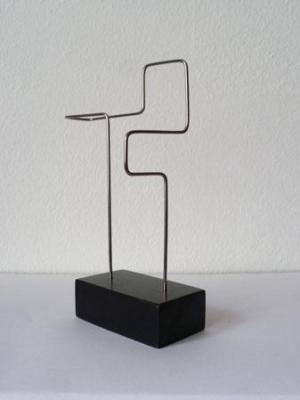 Escultura "Descrici�n lineal no espacio XXXI"
