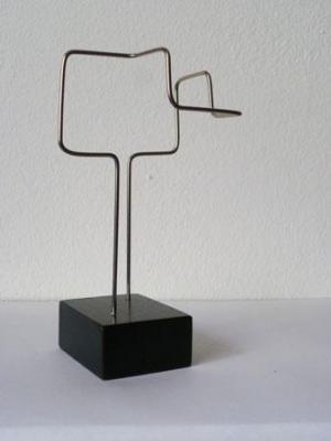 Escultura "Descrici�n lineal no espacio XXXVII"